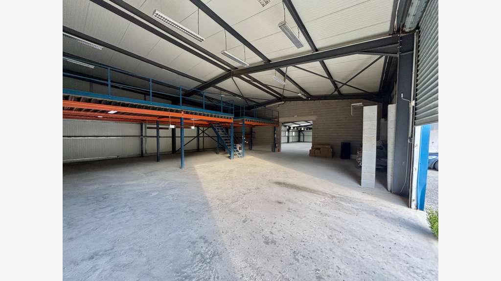 Location local 766m² à Brignoles ZAC Nicopolis