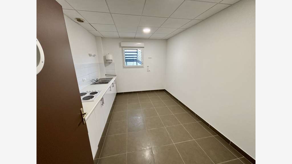 Location local 766m² à Brignoles ZAC Nicopolis