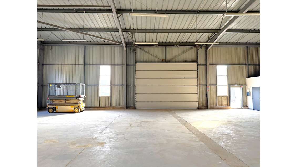 A louer entrepôt 420m² ZAC de Nicopolis Brignoles
