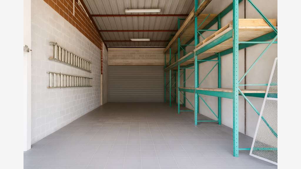 A louer local de 600m² sur 3000m² à Brignoles