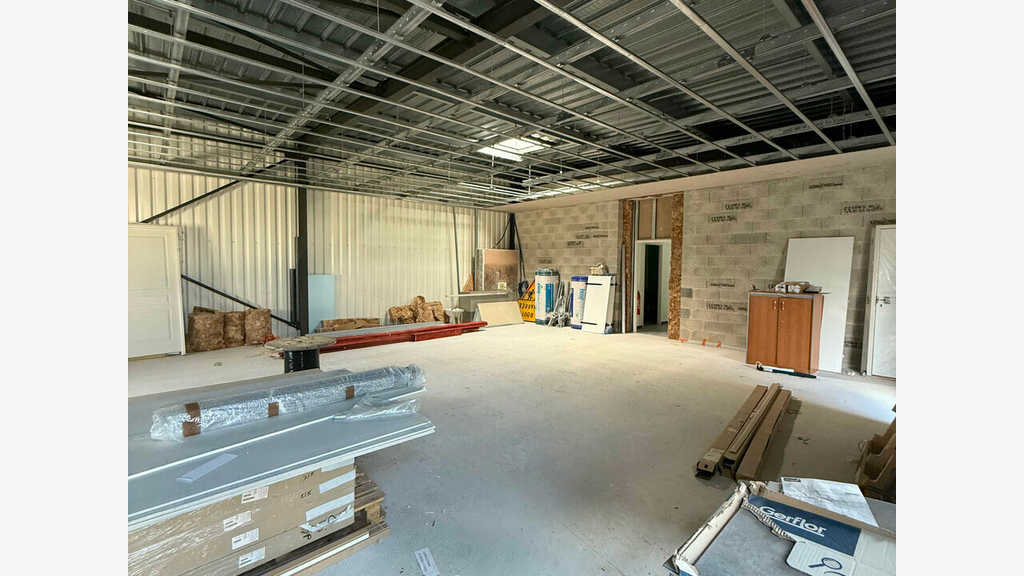 A louer bureaux 100m² axe très passant Brive Ouest