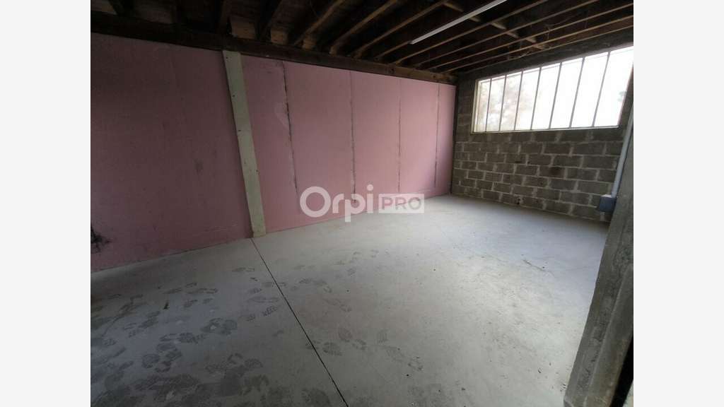 A louer entrepôt 120m² proche centre de Brive