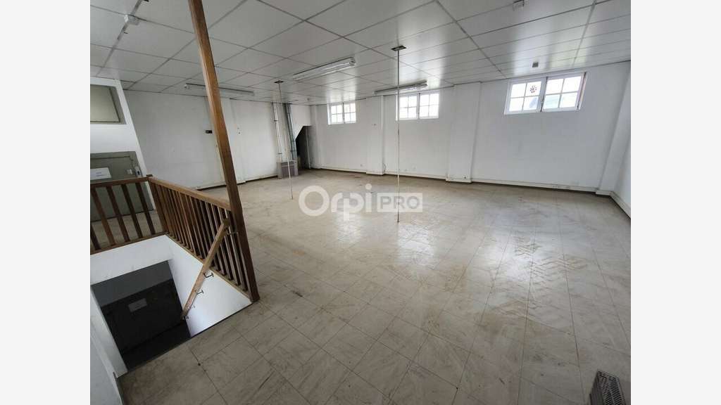 A louer entrepôt 120m² proche centre de Brive