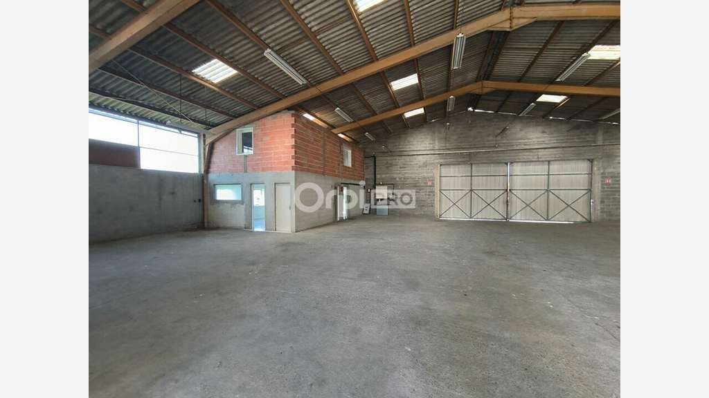 A louer entrepôt de 1000m² à Brive-la-Gaillarde