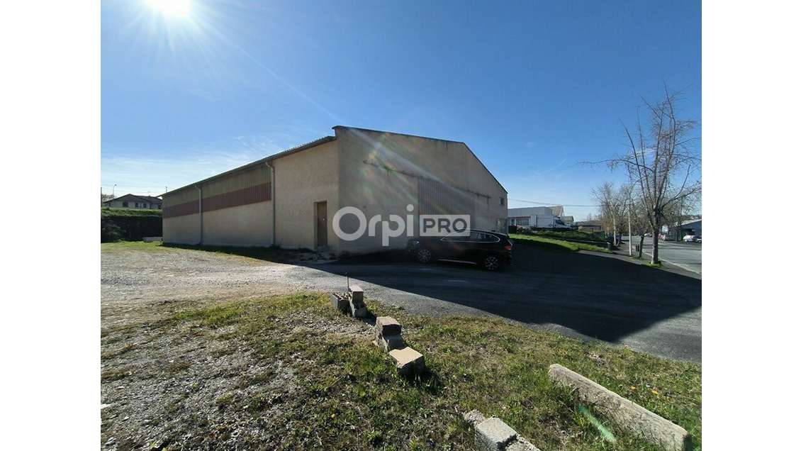 A louer entrepôt de 1000m² à Brive-la-Gaillarde