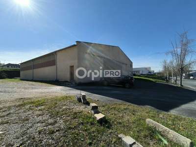 A louer entrepôt de 1000m² à Brive-la-Gaillarde
