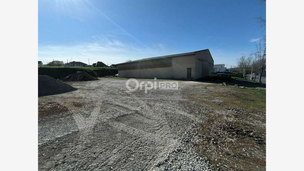A louer entrepôt de 1000m² à Brive-la-Gaillarde