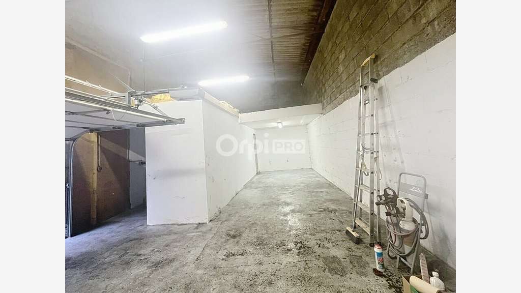 A louer entrepôt 70m² avec parkings Brive Caserne