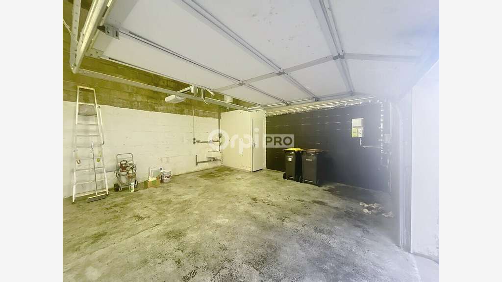 A louer entrepôt 70m² avec parkings Brive Caserne