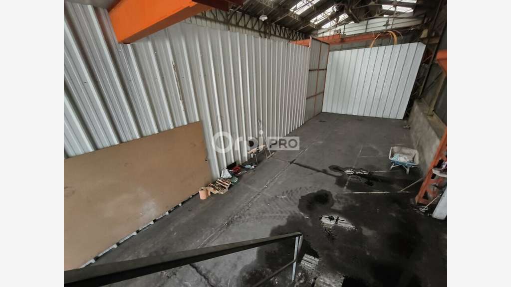 A louer entrepôt 230m² proche A20 Brive Ouest
