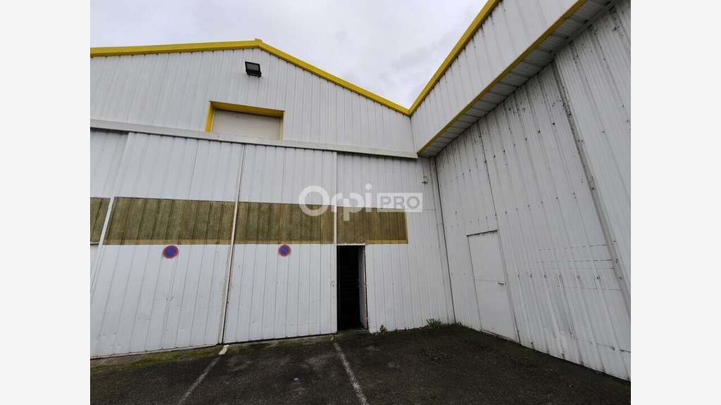 A louer entrepôt 230m² proche A20 Brive Ouest