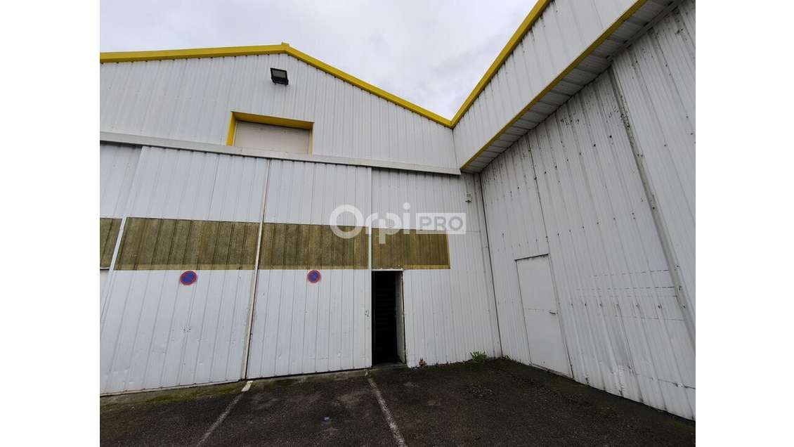 A louer entrepôt 230m² proche A20 Brive Ouest