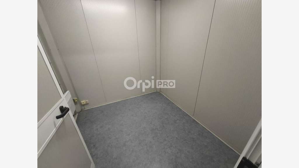 A louer entrepôt 230m² proche A20 Brive Ouest