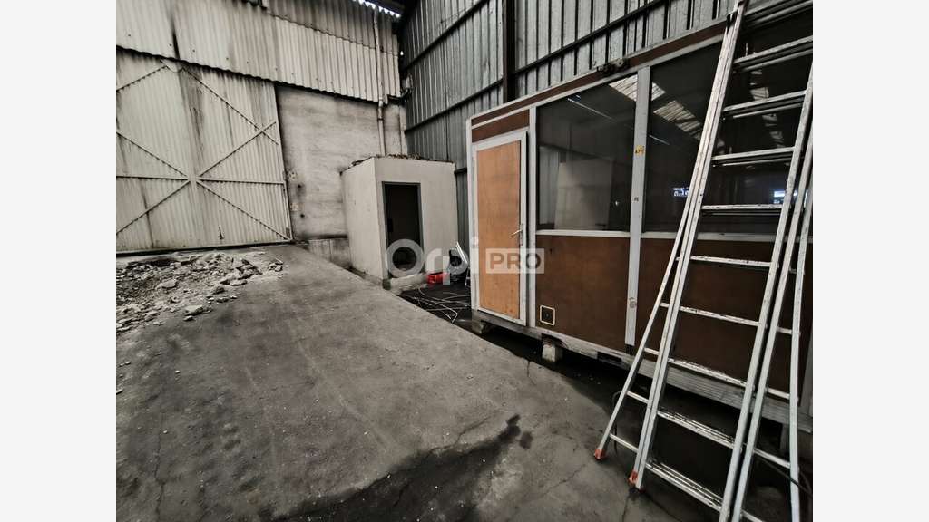 A louer entrepôt 230m² proche A20 Brive Ouest