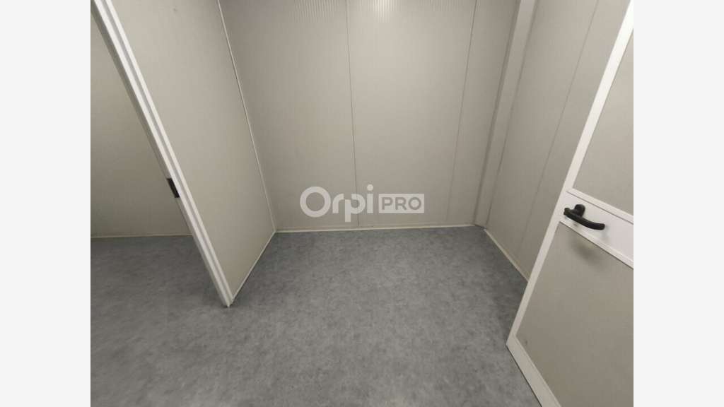 A louer entrepôt 230m² proche A20 Brive Ouest