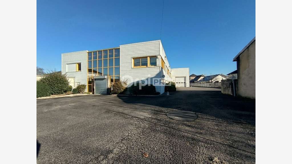 Local pro de 1524m² à louer à Brive la Gaillarde