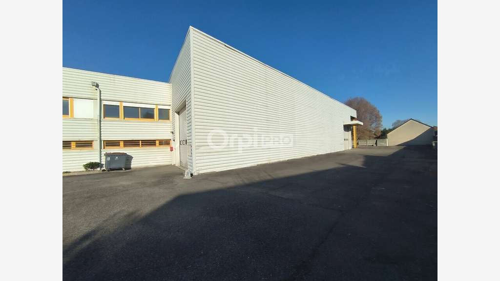 Local pro de 1524m² à louer à Brive la Gaillarde