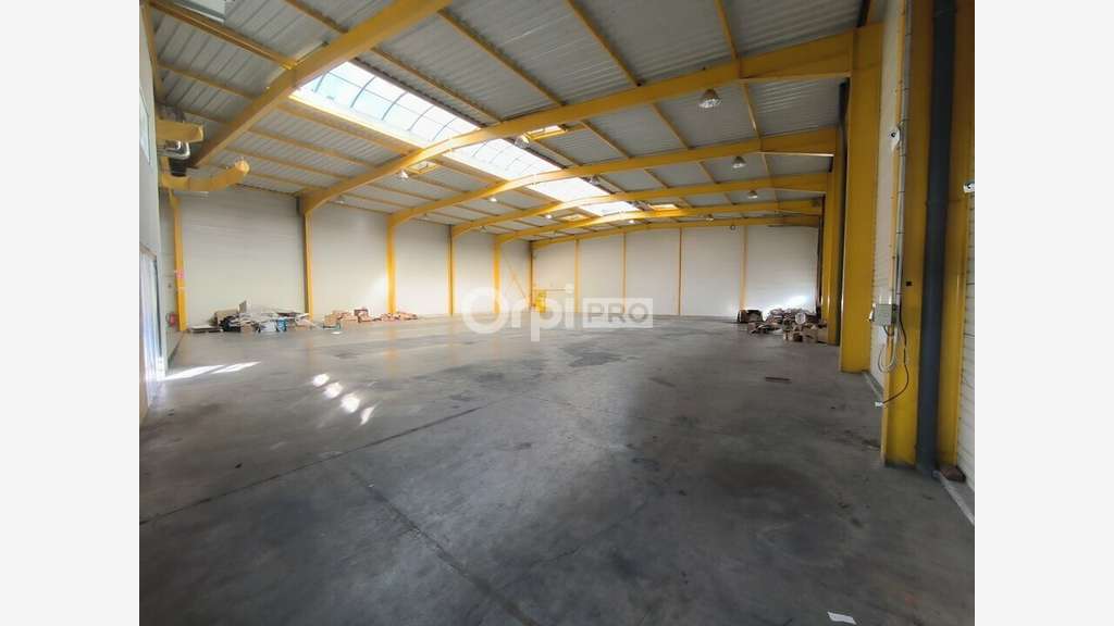 Local pro de 1524m² à louer à Brive la Gaillarde