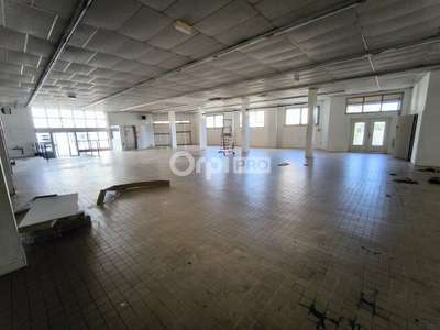 A louer local professionnel 390m² à Brive IUT
