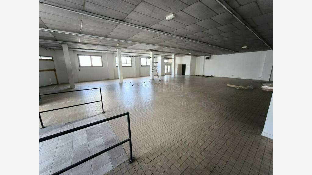 A louer local pro de 390m² à Brive la Gaillarde