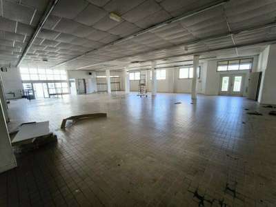 A louer local pro de 390m² à Brive la Gaillarde