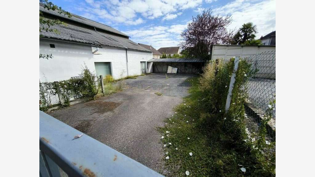 A louer local pro de 390m² à Brive la Gaillarde