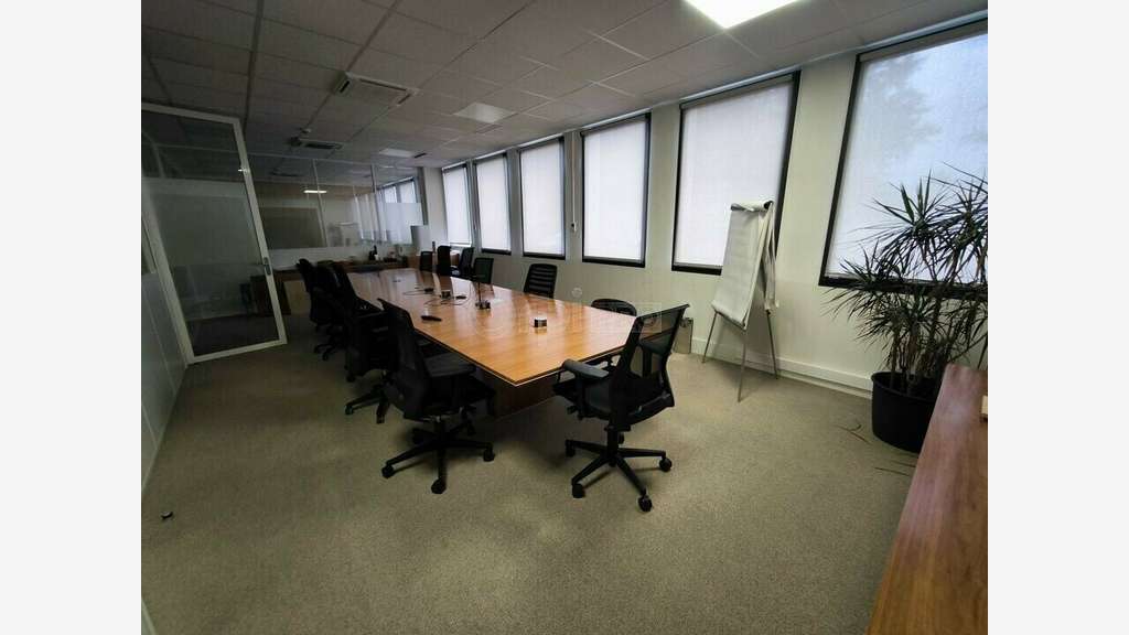 A louer complexe professionnel 9800m² à Brive