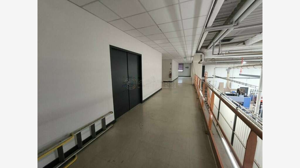 A louer complexe professionnel 9800m² à Brive
