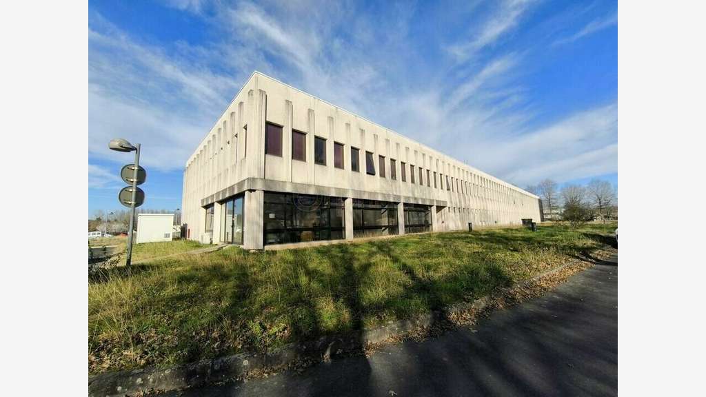 A louer complexe professionnel 9800m² à Brive
