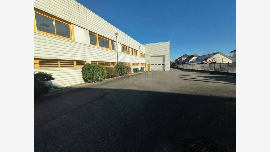 Bâtiment 1524m² à louer à Brive-la-Gaillarde