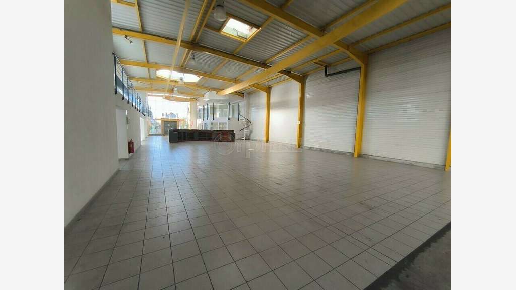 Bâtiment 1524m² à louer à Brive-la-Gaillarde