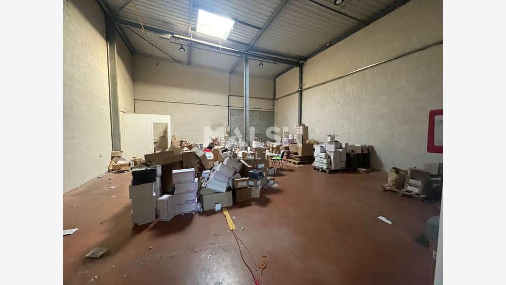 Locaux d'activités à louer 490m² divisible à Bron