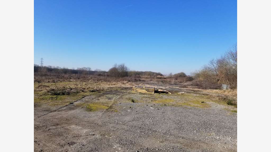 Entrepôt agricole 600m² à louer à Bruges