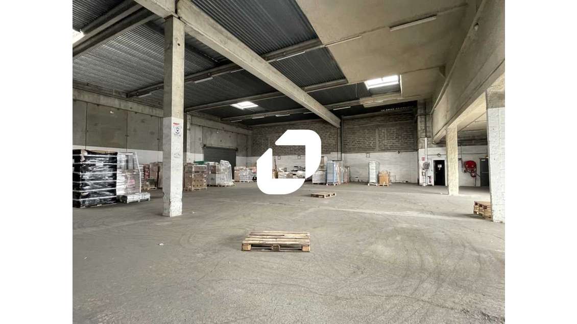 A louer Local d'activité 2151m² Bruges