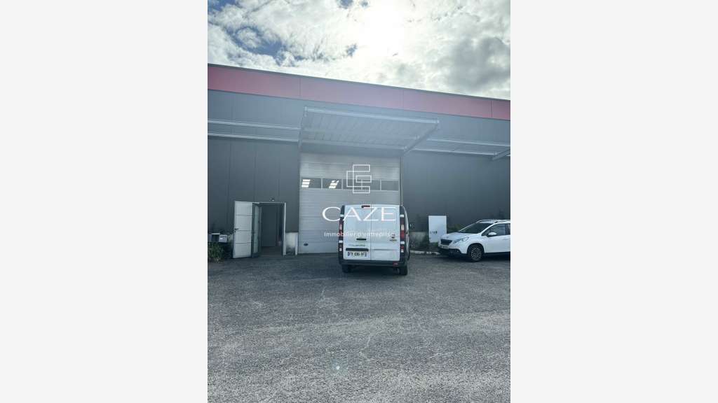Locaux à partir de 540m² à louer à Bruges