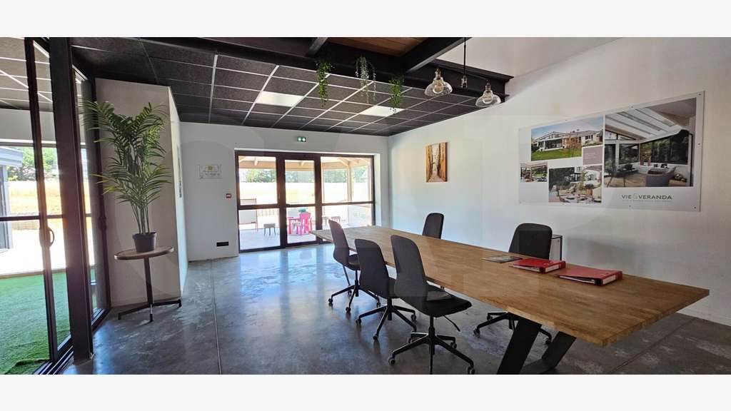 A louer local d'activités 563m² à Bruz