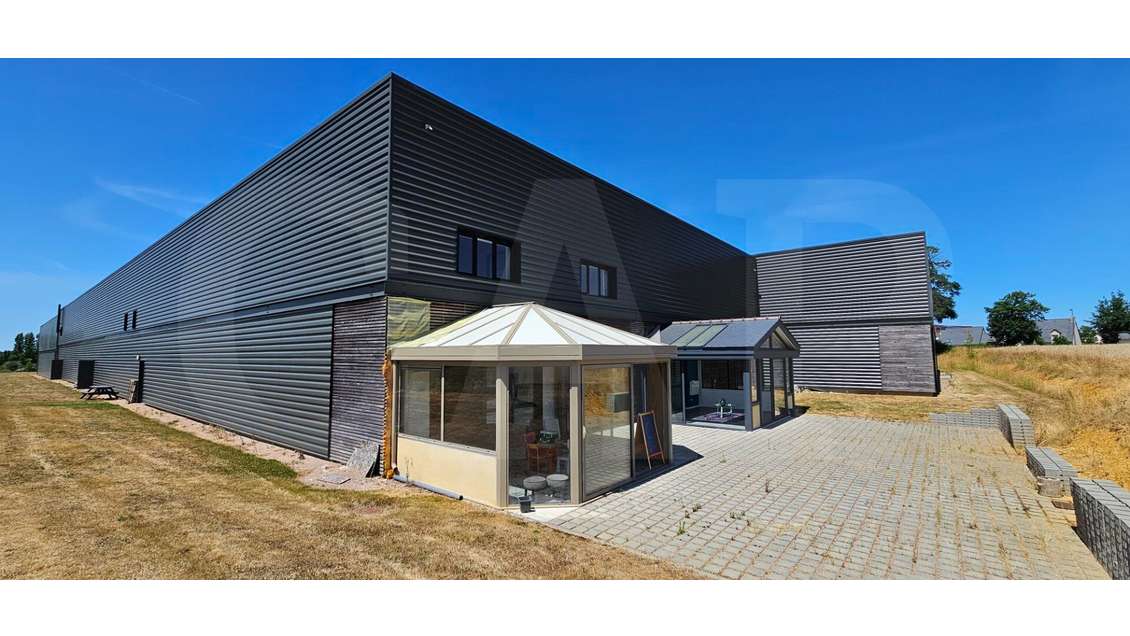 A louer local d'activités 563m² à Bruz