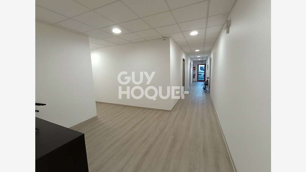 A louer local d'activité 385m² ZA dynamique à Bruz