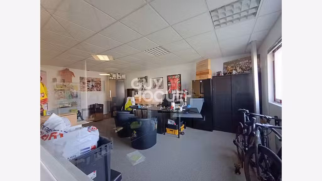 A louer local d'activité 385m² ZA dynamique à Bruz