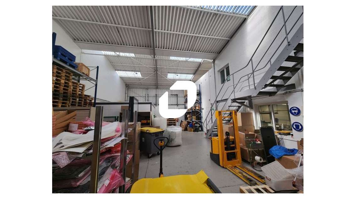 A louer Local d'activité 1470m² Buc