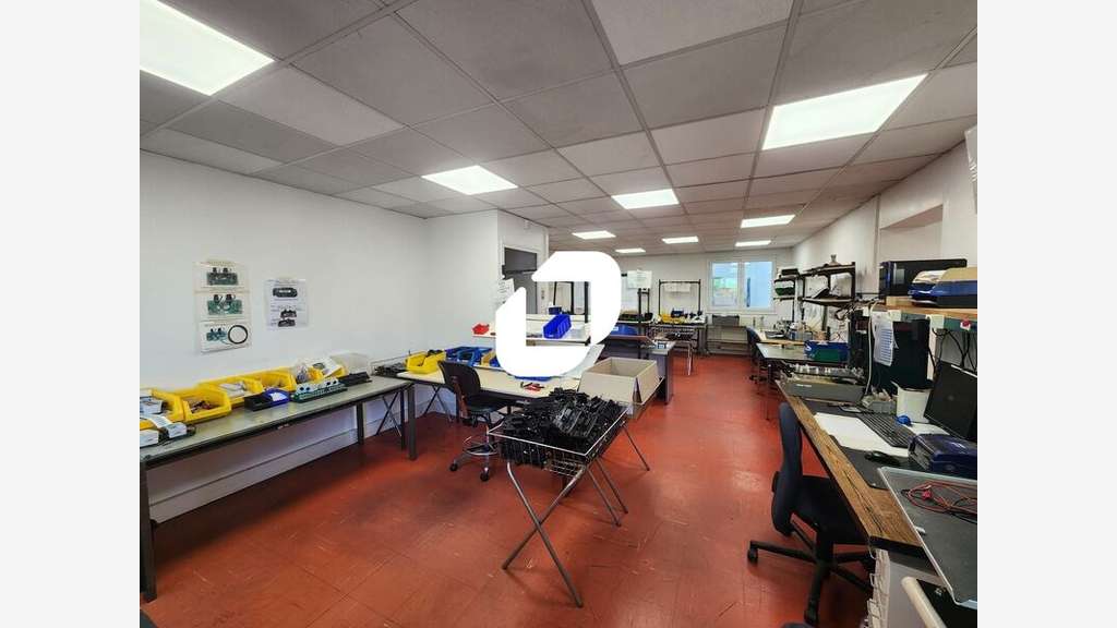 A louer Local d'activité 1470m² Buc