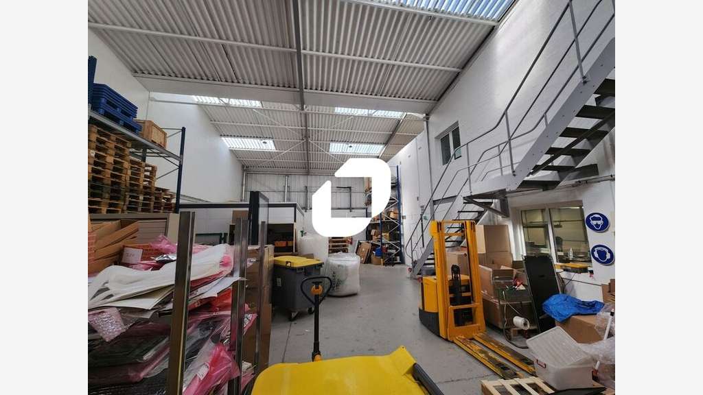 A louer Local d'activité 1470m² Buc