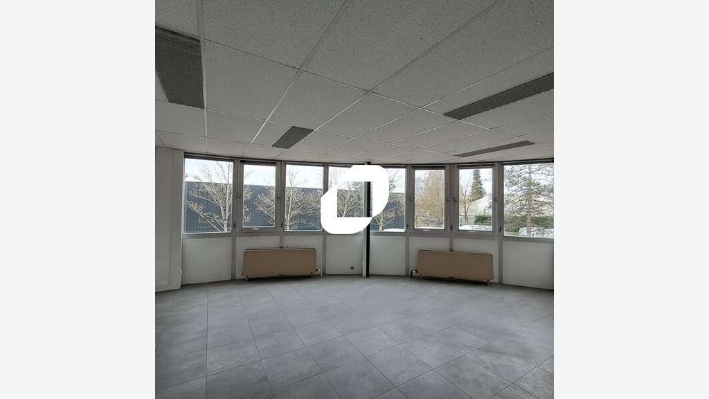 A louer Local d'activité 1040m² Buc