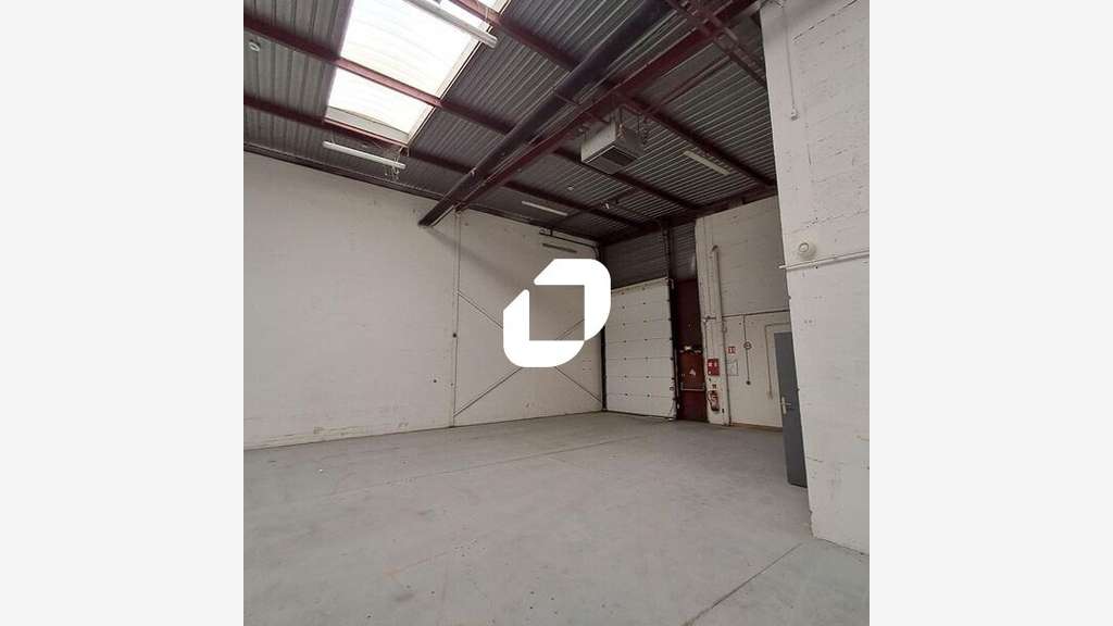 A louer Local d'activité 1040m² Buc