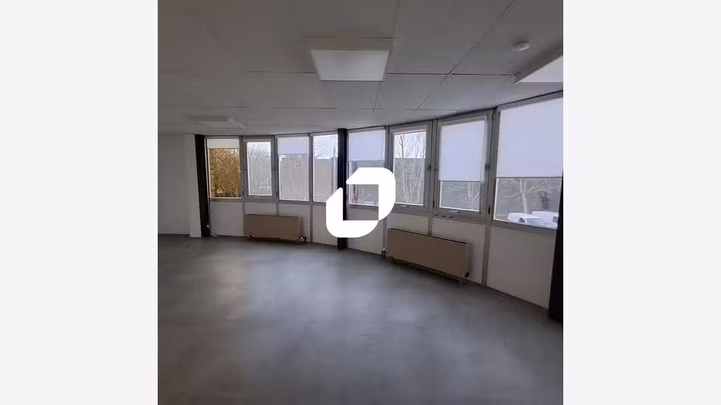 A louer Local d'activité 1040m² Buc