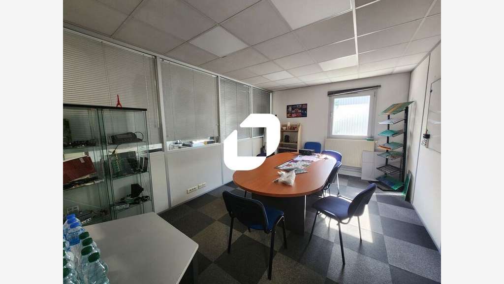 A louer Local d'activité 1470m² Buc