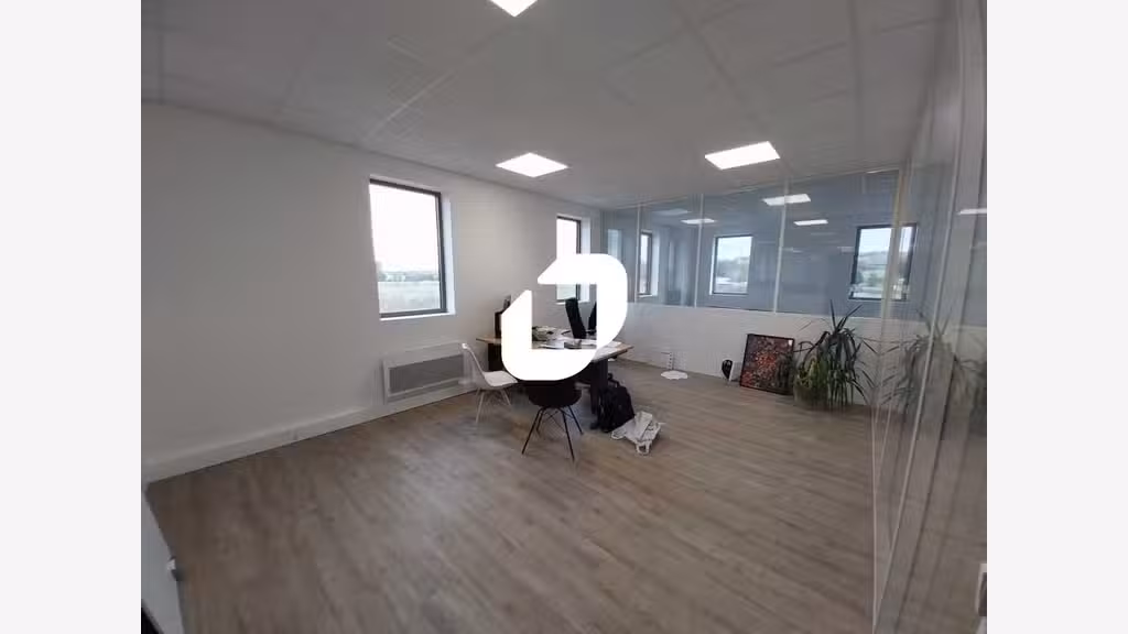 A louer Local d'activité 496m² Buchelay