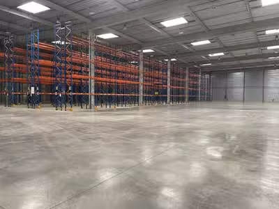 À louer entrepôt logistique 8762m² à Bussy-Lettrée