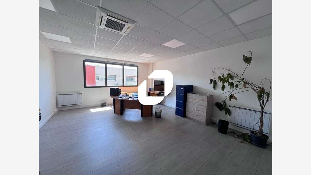 A louer Local d'activité 454m² Bussy saint georges