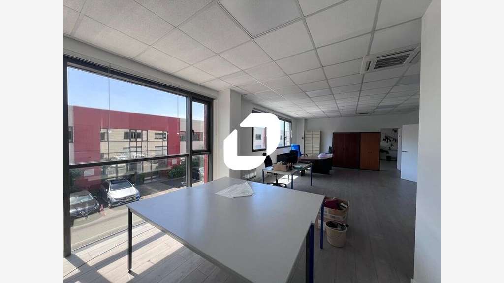 A louer Local d'activité 454m² Bussy saint georges